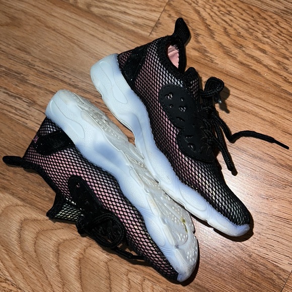 Rocawear Mesh Pastel Rainbow Sneakers - Picture 5 of 10